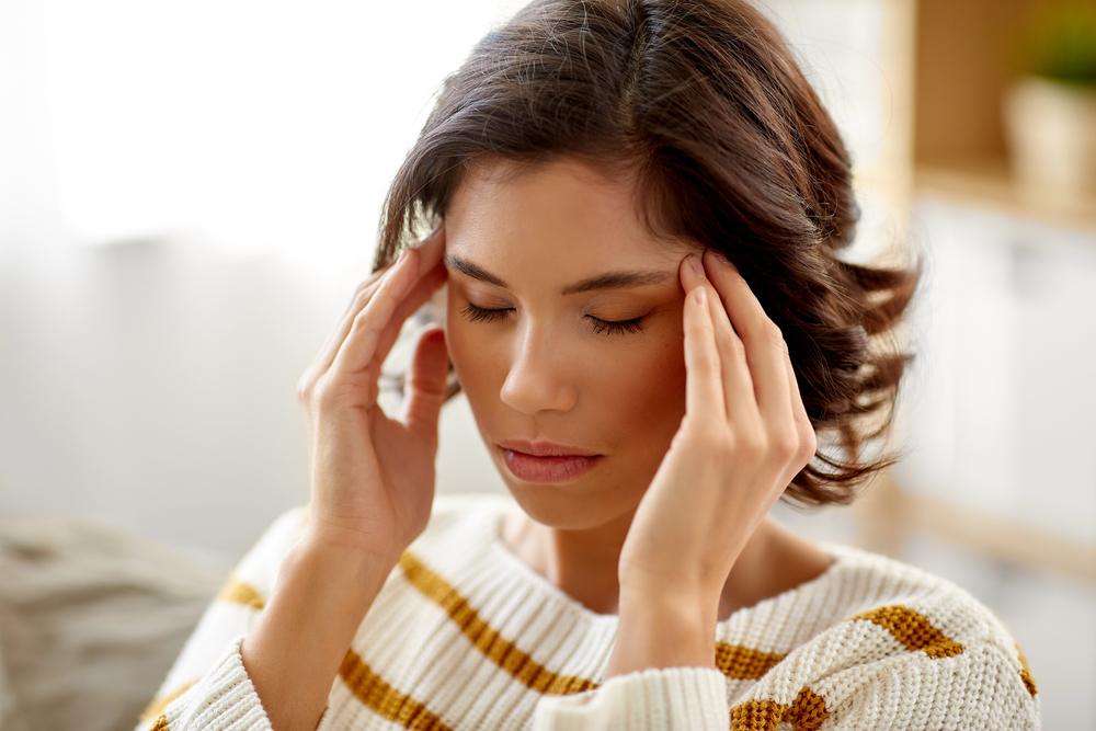 woman migraine