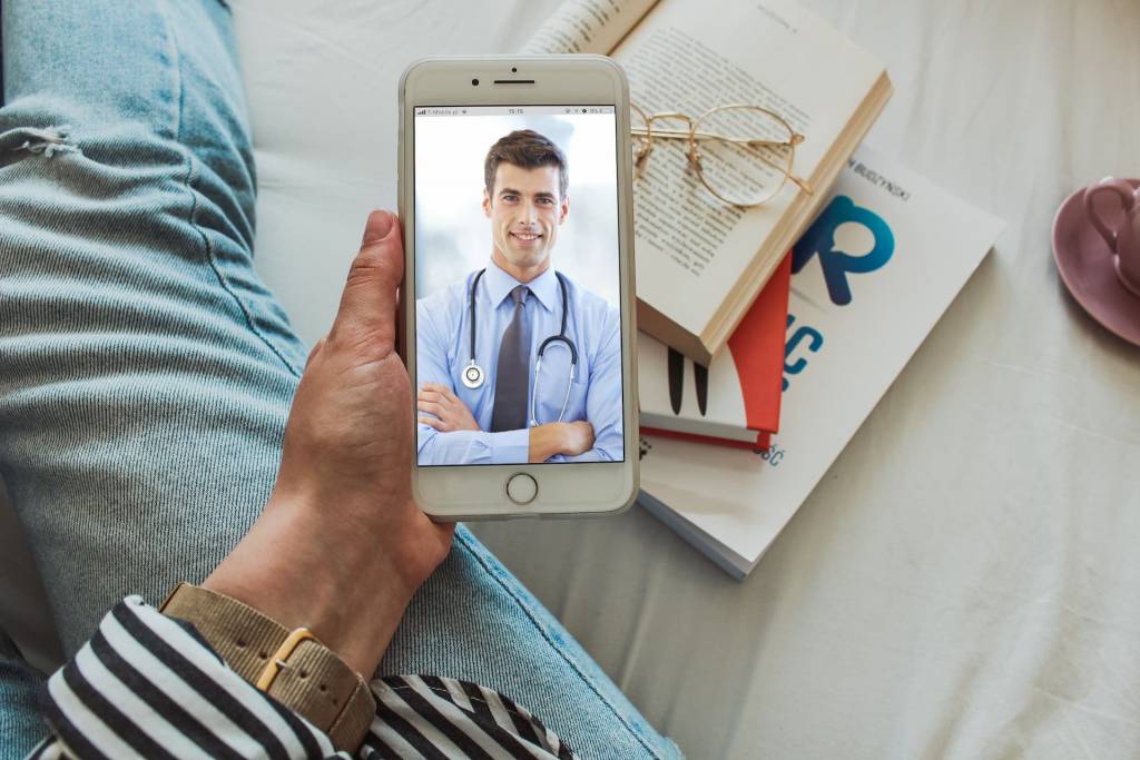 Doctor-Phone-Consultation