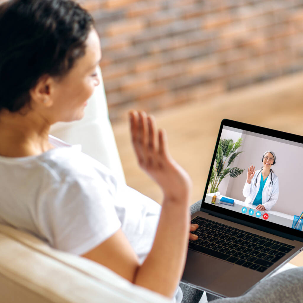 woman talking to the online doctor